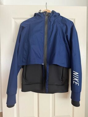 Nike Women's Nike Therma Shield 2 in 1 Training Jacket - Size Large